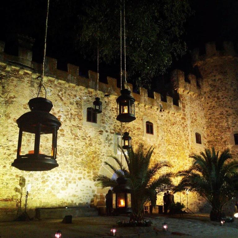 Casa Rural Castillo De กาเซเรส ภายนอก รูปภาพ